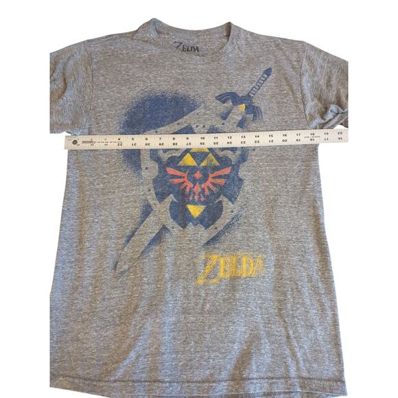 Nintendo Zelda Shield Spray Grey Heather Men's Graphic T-Shirt New - Picture 4 of 5
